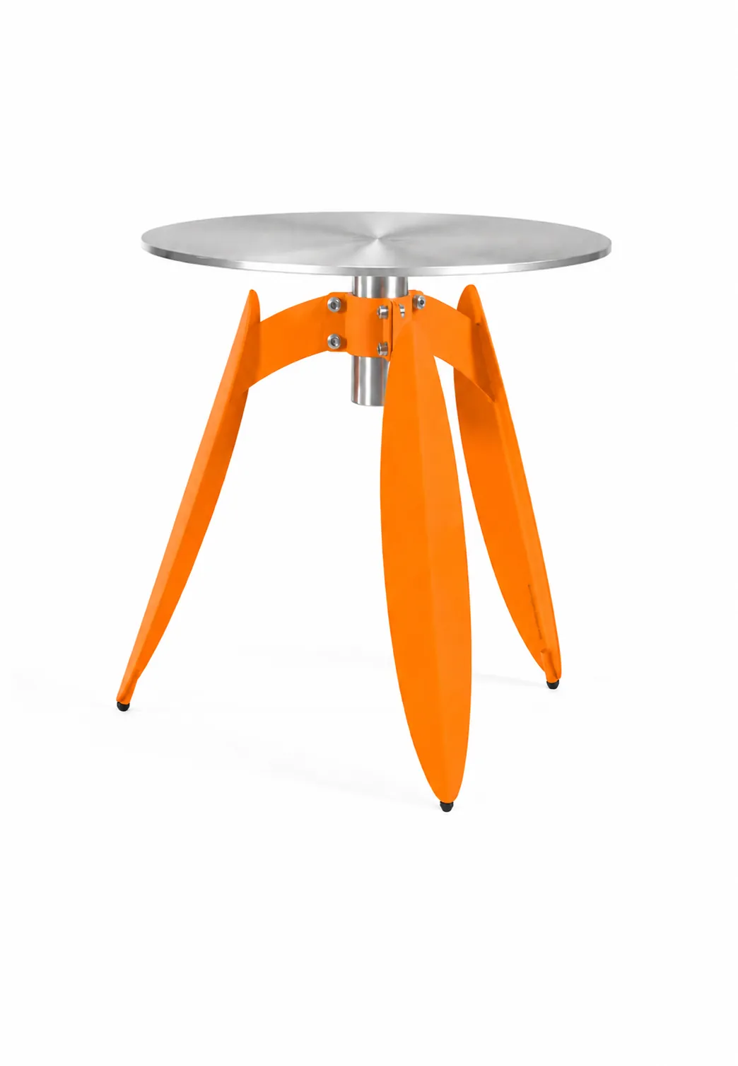 Dot table with a brushed aluminium top on orange legs
